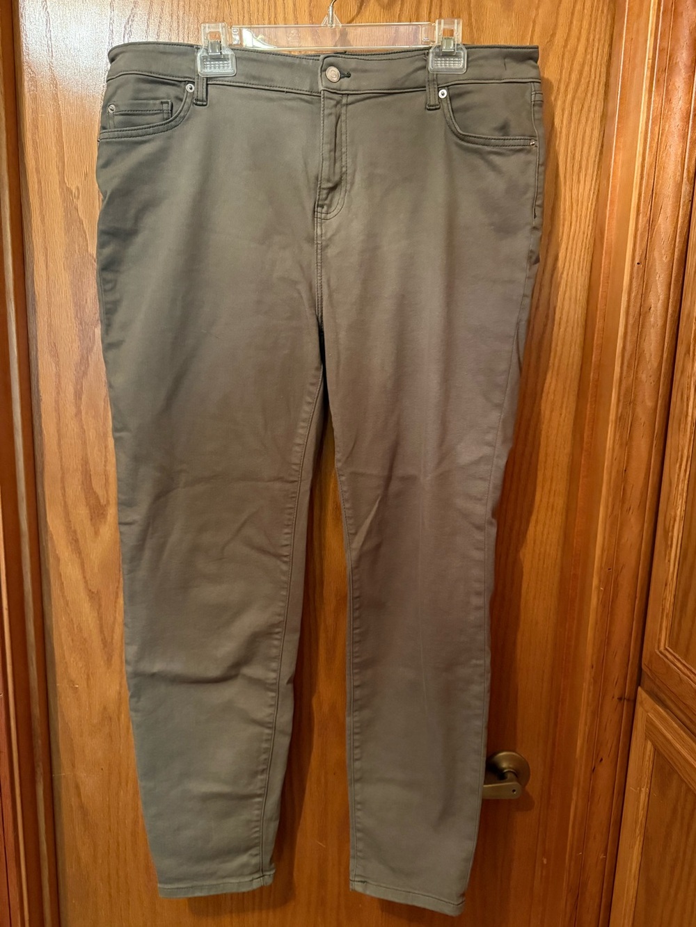 Women’s Skinny Jeans - Light Olive Size 18 Long